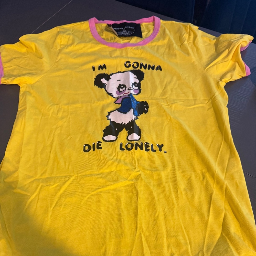 Marc Jacobs Magda Archer Yellow I'm gonna die alone T-shirt -Size L